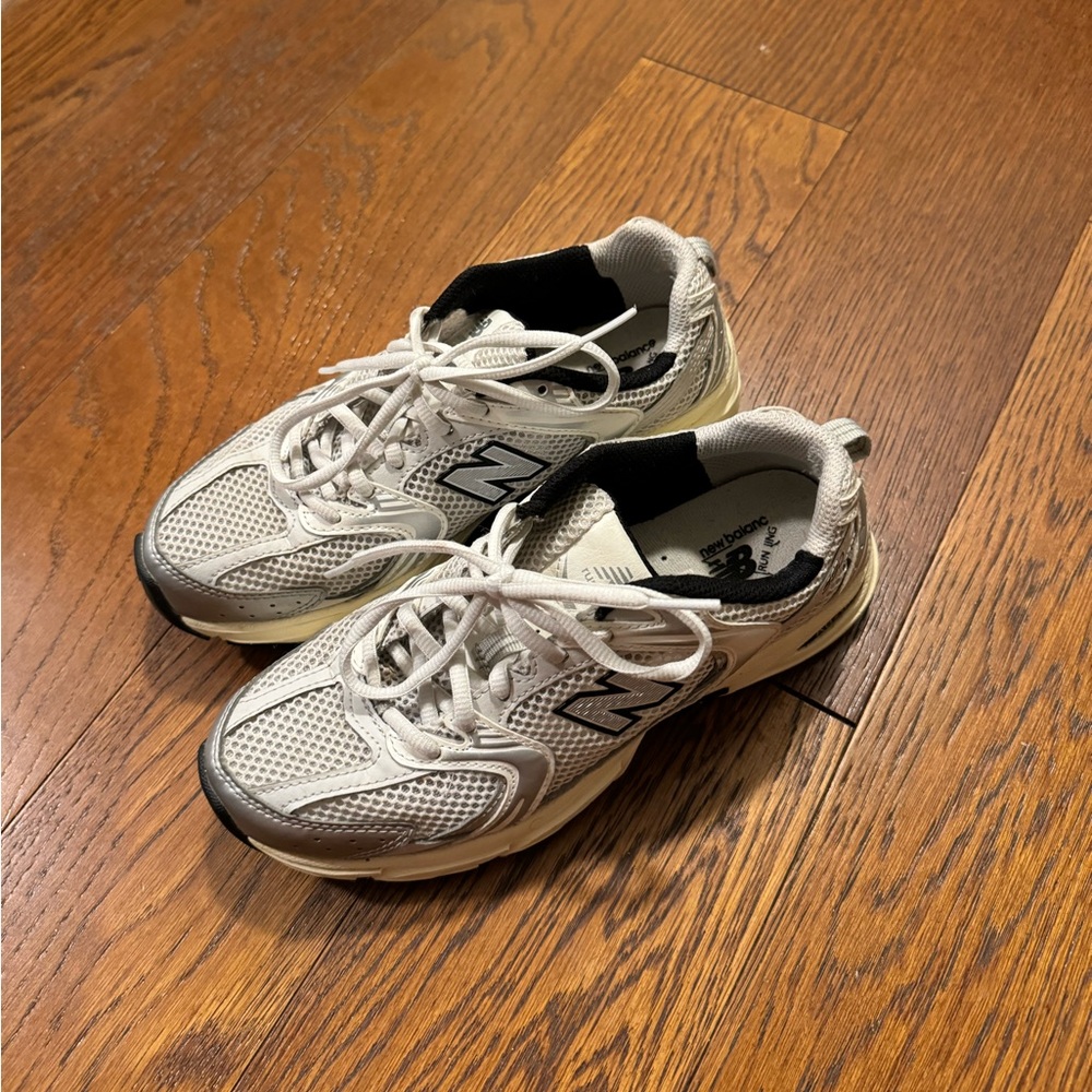 New Balance 530 Sneaker US size 5